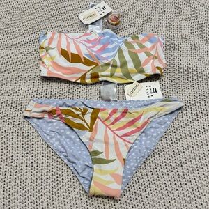 NWT Billabong Tropic Sunny Reversible Bikini Set - Size Medium